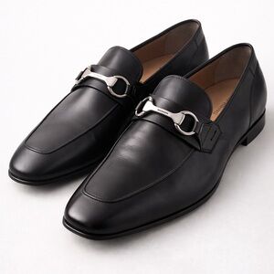 Magnanni Black Leather Slip-On Loafers